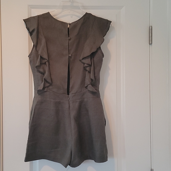 Karina Grimaldi Linen Romper - Picture 2 of 4